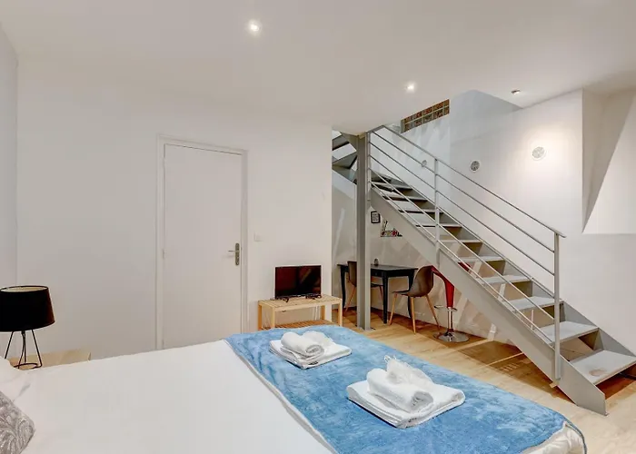 344 Angouleme - Superb In Appartement *