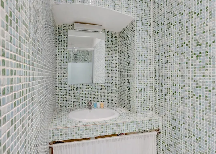 344 Angouleme - Superb In Appartement Parijs
