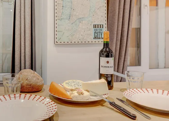 344 Angouleme - Superb In Appartement Parijs