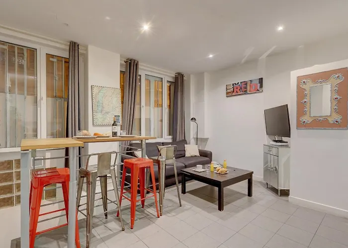 344 Angouleme - Superb In